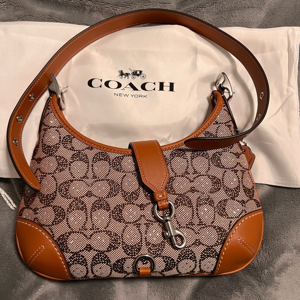 Coach Hamptons Hobo in Crystal Signatur Jacquard